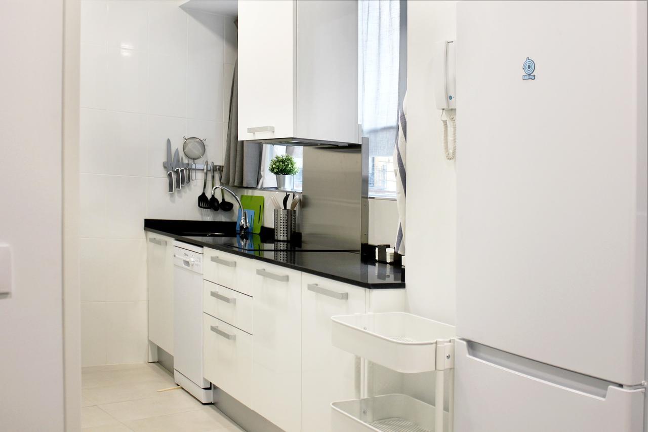 Apartamentos Funway Madrid Extérieur photo